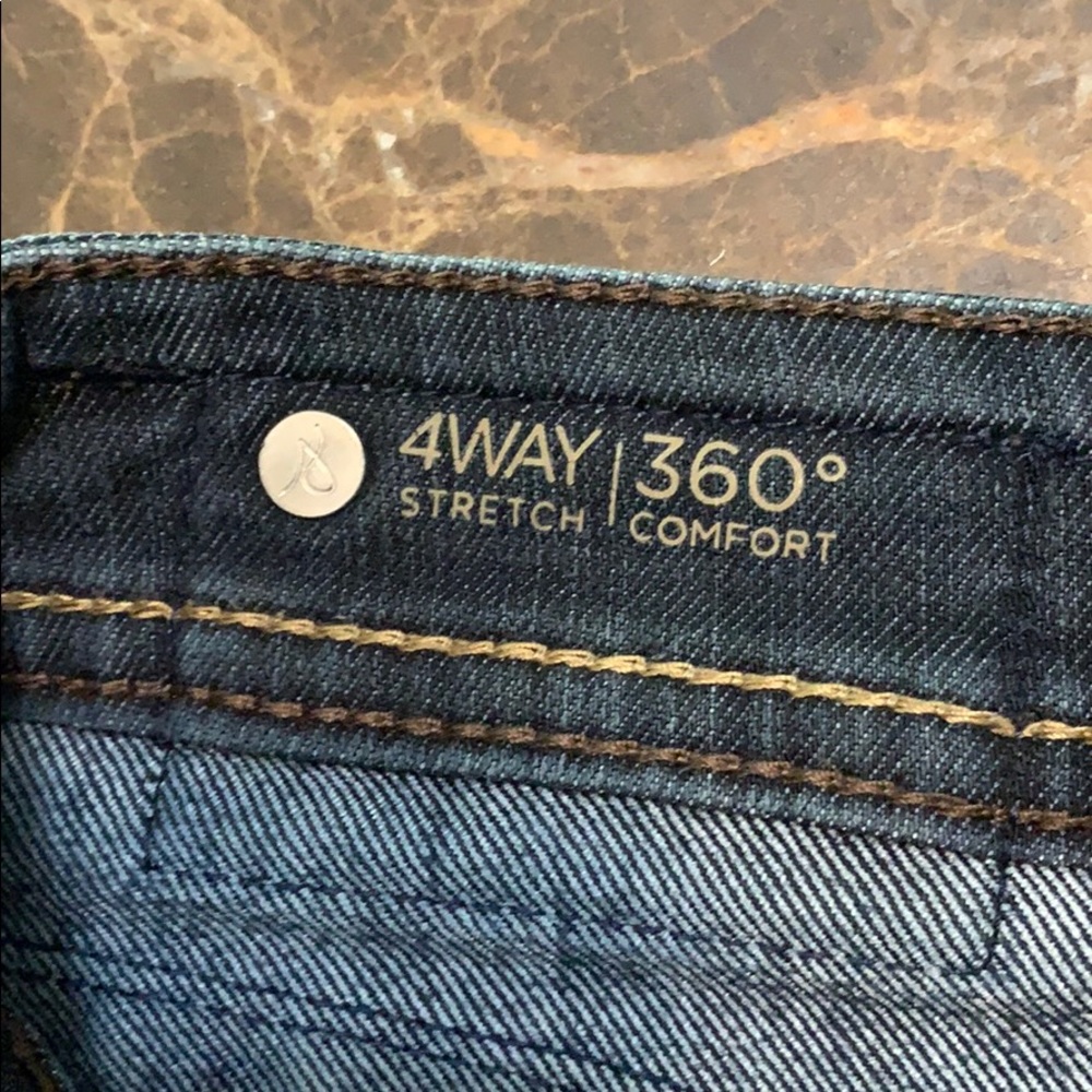 DL1961 “Jennifer” jeans - Picture 10 of 13